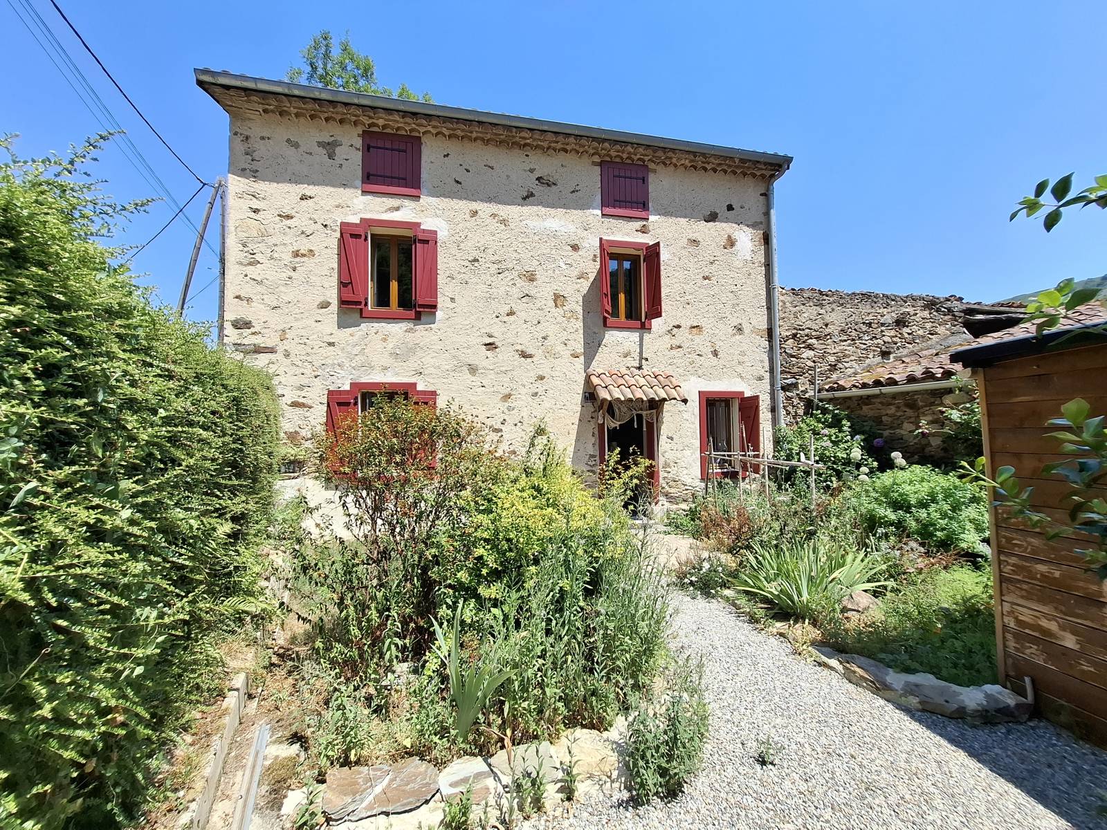 Maison 2 pièces 111 m² · à Ganac · 111 m² · 172 000 €