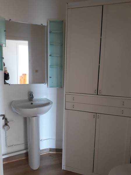 Appartement Carbonne (31390), Sud Toulouse centre ville, proche commerces Appartement type 2 rez-de-chaussez