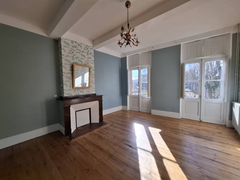 Maison de ville de type 5 avec petite sortie à Carbonne (31390) - Sud Toulouse