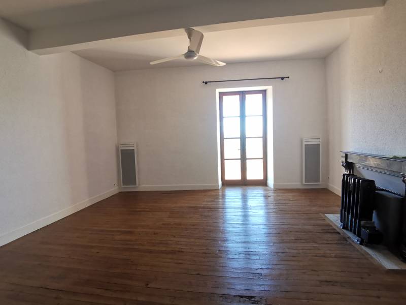 Appartement type 4 Carbonne - Haute Garonne - 31390 Centre ville Duplex avec terrasse Carbonne (31390), sud Toulouse centre ville Duplex avec terrasse