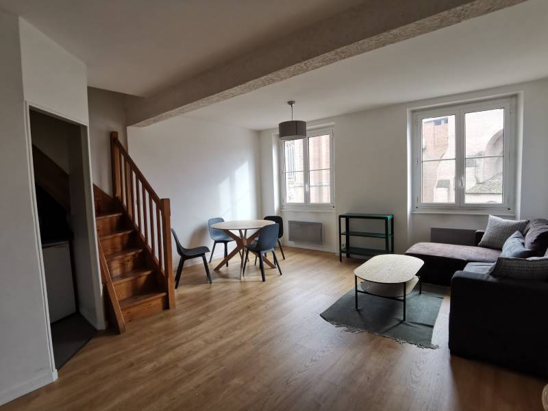 Toulouse (31000) Place St Etienne - Hyper-centre T3 avec terrasse.