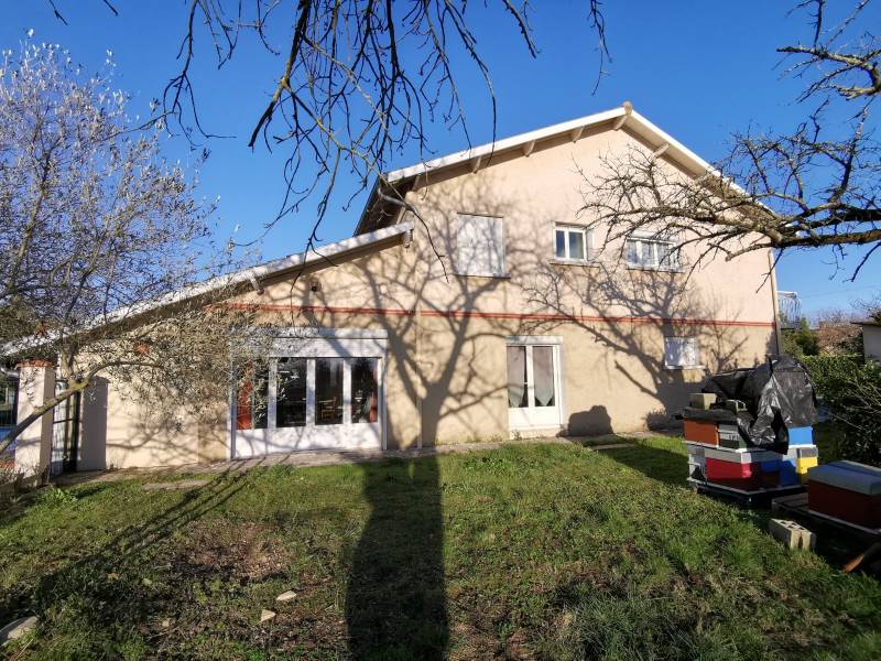 Maison de type 6 avec jardin clos 1487 m² et piscine