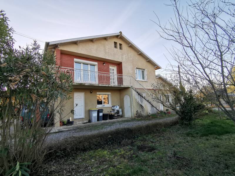 Maison de type 6 avec jardin clos 1487 m² et piscine