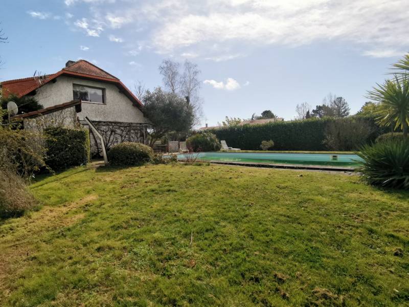 Maison familiale de type 6 avec agréable jardin de 3344 m² arboré et piscine - Carbonne (31390) - Sud Toulouse