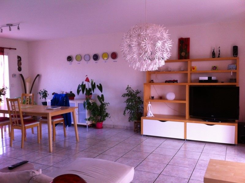 Villa 4/5 sud de Toulouse, Carbonne, centre, villa récente avec garage et jardin.