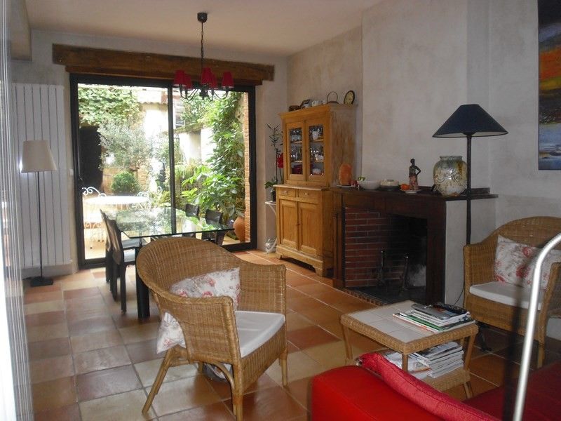 Maison 5 Vallée de la Lèze, Lézat 09210, sud de Toulouse, maison de village ancienne rénovée avec patio