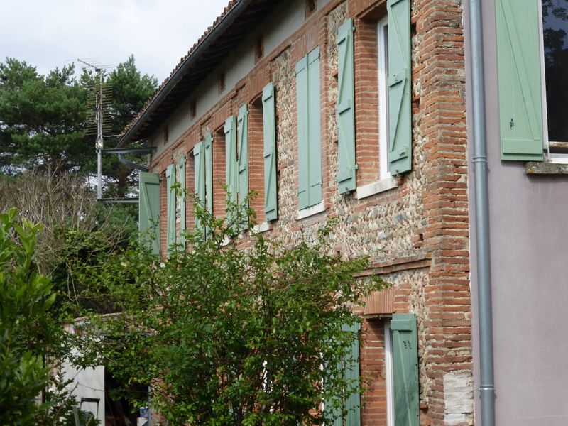 Maison ancienne rénovée avec jardin