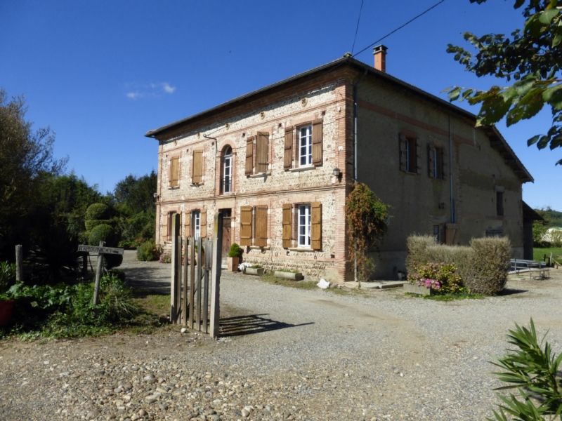 Maison 5 GRATENS (31430), Sud Toulouse Secteur Carbonne Maison de caractère au calme avec 1 ha de terrain - 285 000 € Gratens  